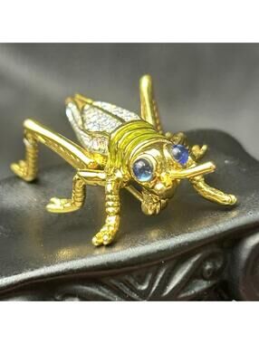 Vtg Signed Joan Rivers Classics Gold Tone Crystal Grasshopper Pin Brooch Insect
